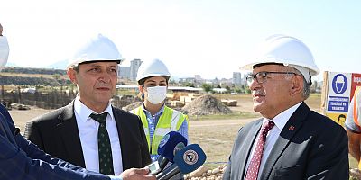Büyükkılıç, 140 Milyon TL’lik 5 Bin Kişilik Yurt Yatırımını Yerinde İnceledi