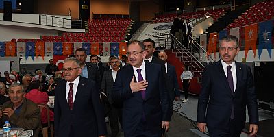 Büyükkılıç, Ak Parti Kayseri İl Başkanlığı Teşkilat İftarında Partililerle Bayramlaştı