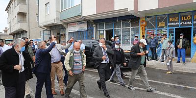 Büyükkılıç, Aşı Olmak İstemeyen Vatandaşı İkna Etti, Selden Etkilenen Halkın Yanına Koştu