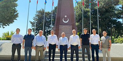 Büyükkılıç, Bakü’de Türk ve Azerbaycan Şehitliklerini Ziyaret Etti