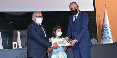 Büyükkılıç’tan Ebrar’a İstiklal Marşı Ödülü