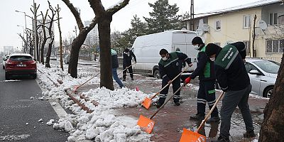 Büyükşehir, 16 İlçede Gece Boyu Karla Mücadele Etti