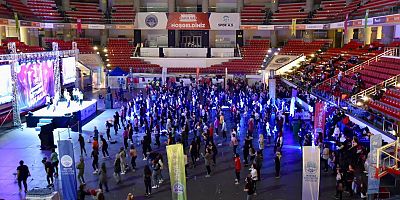 Büyükşehir’den Bin Kadın Sporseverle “Ritmini Yakala” Etkinliği