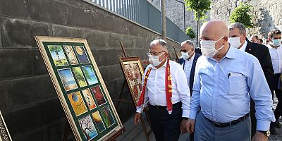 Büyükşehir’den Tarihi Kalede “Sanat” Sergisi