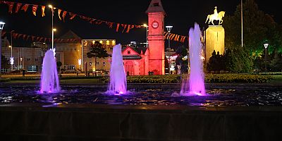 Büyükşehir, DMD Hastalığına Kayıtsız Kalmadı, Şehri Kırmızıya Bürüdü