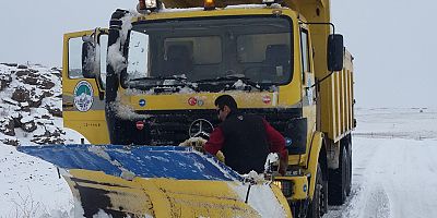 Büyükşehir’in ‘Kar’ Timi, İlçede Kapalı Yol Bırakmıyor