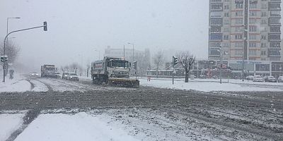 Büyükşehir’in Karla Mücadelesi Sürüyor