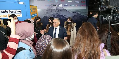 Büyükşehir’in Kayseri Kariyer Merkezi Her Yerde