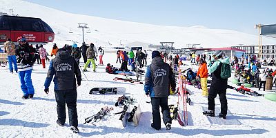 Büyükşehir’in Turizm Zabıtası, Erciyes’te Görevde