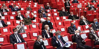 Büyükşehir Meclisi’nden Kiracısı Olan İş Yerlerine 2.3 Milyon Liralık Destek