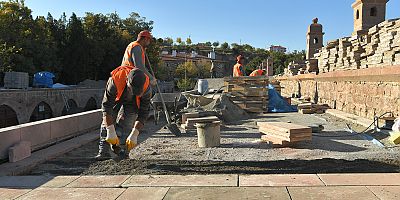 Büyükşehir ve Valilik İşbirliği İle Tarihi Arasta Çarşısı Yeniden Canlanıyor