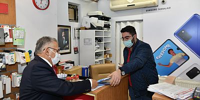 Büyükşehir, Yılın Son Gününde 15 Bin Adet Maske Dağıttı
