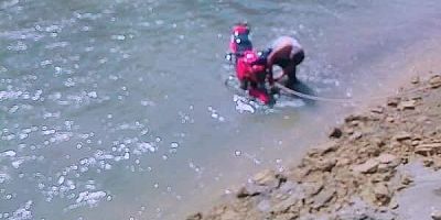 Çalınan motosikletini ırmakta buldu