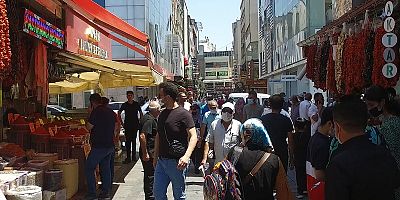 Çarşıda Arife Yoğunluğu