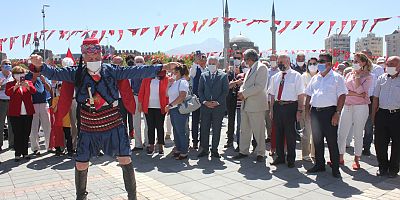 CHP'den Kayseri'de Alternatif 30 Ağustos Kutlaması