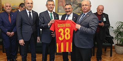 CHP Heyetinden Özel’e Kayserispor forması