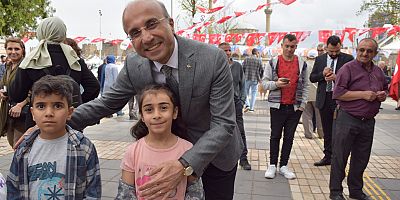 CHP Kayseri Milletvekili Adayı Aşkın Genç: 23 Nisan Cumhuriyete Açılan Yoldur