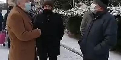 CHP Kayseri Milletvekili Arık Ucuz Elma Kuyruğundaki Vatandaşlarla Konuştu