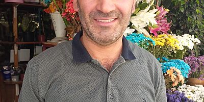 Çiçekçi Mustafa Çevik: “Araba Süsleme Fiyatları Geçen Yıla Kıyasla Neredeyse Aynı”