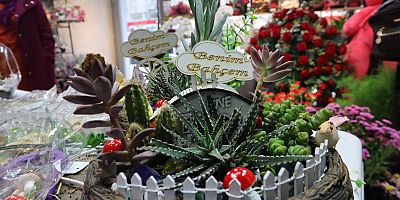 Çiçekçilerde 8 Mart Dünya Kadınlar Günü Yoğunluğu