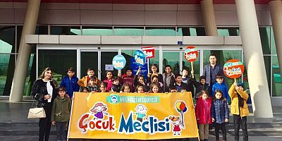 Çocuk Meclisi Üyeleri Robotik Kodlamayı Deneyimledi