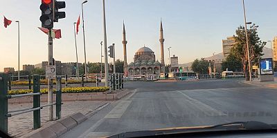 Cumhuriyet Meydanı Yeni Yıla Sessizlikle Başladı