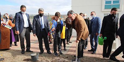 Demokrasi Şehitleri İlkokulu Öğrencilerinden