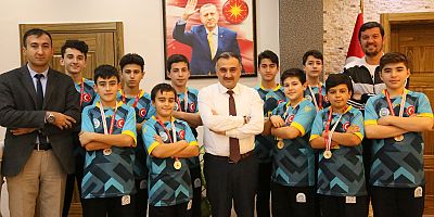 Develi Belediyesi Alt Yapı Oyuncularından Başkan Cabbar’a Ziyaret