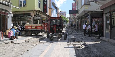 Develi'de Uzun Çarşının Alt ve Üst Yapı Çalışmalarına Başlandı