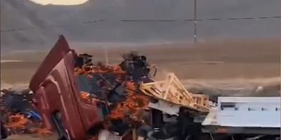 Devrilen TIR’ın Sürücüsü Hafif Yaralandı