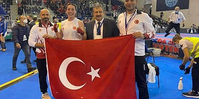 Dilara Keleş Kick Boks'ta Dünya Şampiyonu oldu