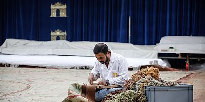 Dolmabahçe Sarayı'nın 119 Yıllık Halısı Restore Ediliyor
