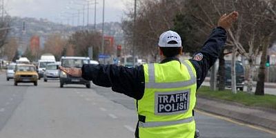 'Dur' İhtarına Uymayan Şüpheliler Kaçarken Yakalandı