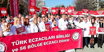 Eczacılar SGK Önünde Ses Yükseltti: Hastalar Mağdur, Eczaneler Zorda