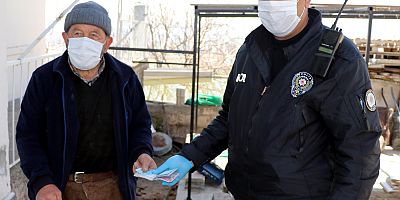 Emekli Maaşının Bin Lirasını Kampanyaya Bağışladı