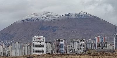 Erciyes’e ve Ali Dağı’na Kar Yağdı