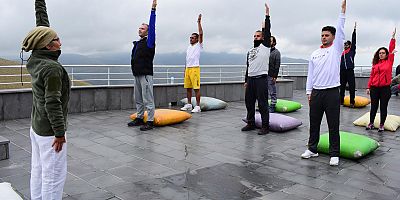 Erciyes’in 2 Bin 650 Rakımında Yoga