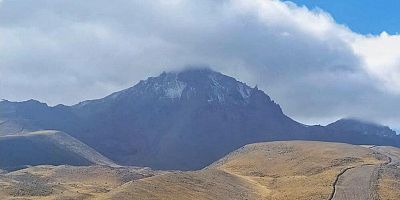 Erciyes'in Zirvesine Kar Yağdı