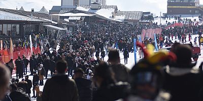 Erciyes Kayak Merkezi Yarıyıl Tatilinin Son Gününde Doldu Taştı
