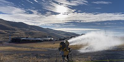 Erciyes Kayak Pistlerinde Suni Karlama Başladı