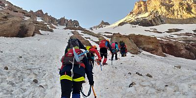 Erciyes Kuzey Buzul Zirve Tırmanışı Başarıyla Gerçekleştirildi