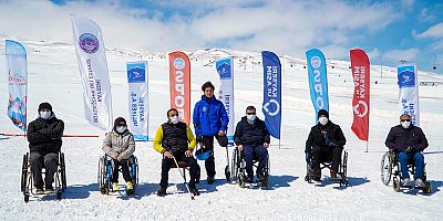 Erciyes'te Engelliler Kayak Yaptı
