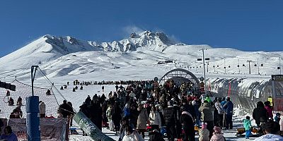 Erciyes’te Pazar Yoğunluğu