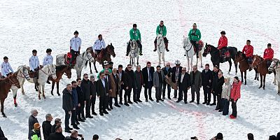 Erciyes'teki Kökbörü ve Kızak Yarışması 5 Bin Kişiyi Buluşturdu