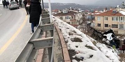 Erciyes’ten inen kamyon, şarampole uçtu