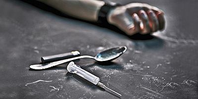 ‘Eroin bağımlısıyım’ dedi, cezadan kurtulamadı: 13 yıl hapis