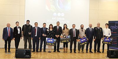 ERÜ’de “Ahi Evran Ruhuyla Esnafım” Fotoğraf Yarışmasında Dereceye Girenlere Ödülleri Verildi