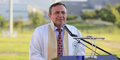 ERÜ Edebiyat Fakültesi’nde Mezuniyet Coşkusu Yaşandı