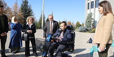 ERÜ Edebiyat Fakültesi Öğrencisine Akülü Engelli Aracı Desteği