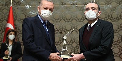 ERÜ Öğretim Üyeleri TÜBİTAK ve TÜBA Bilim Ödüllerini Aldı